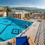 Hotel Twelve By Aycon