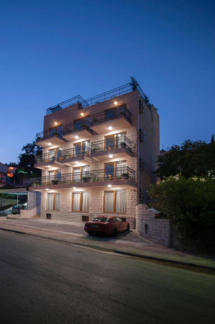 Twelve By Aycon Hotel 4*