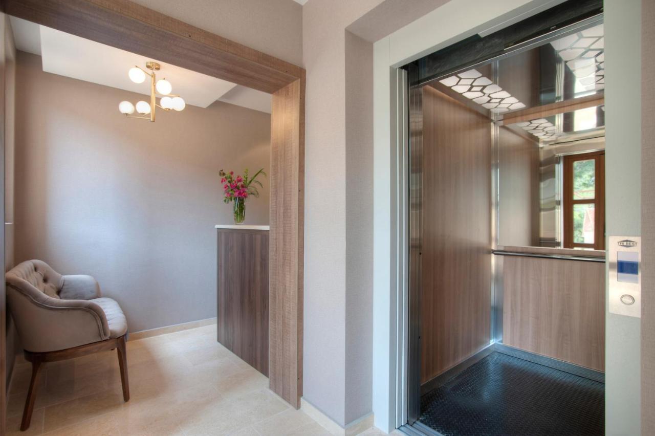 Hotel Twelve 4*