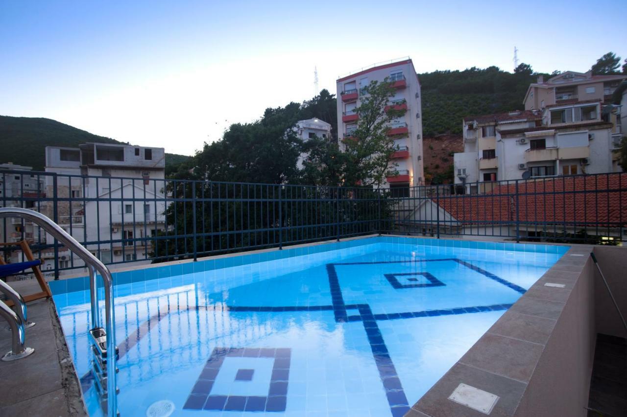 Twelve Hotel 4*